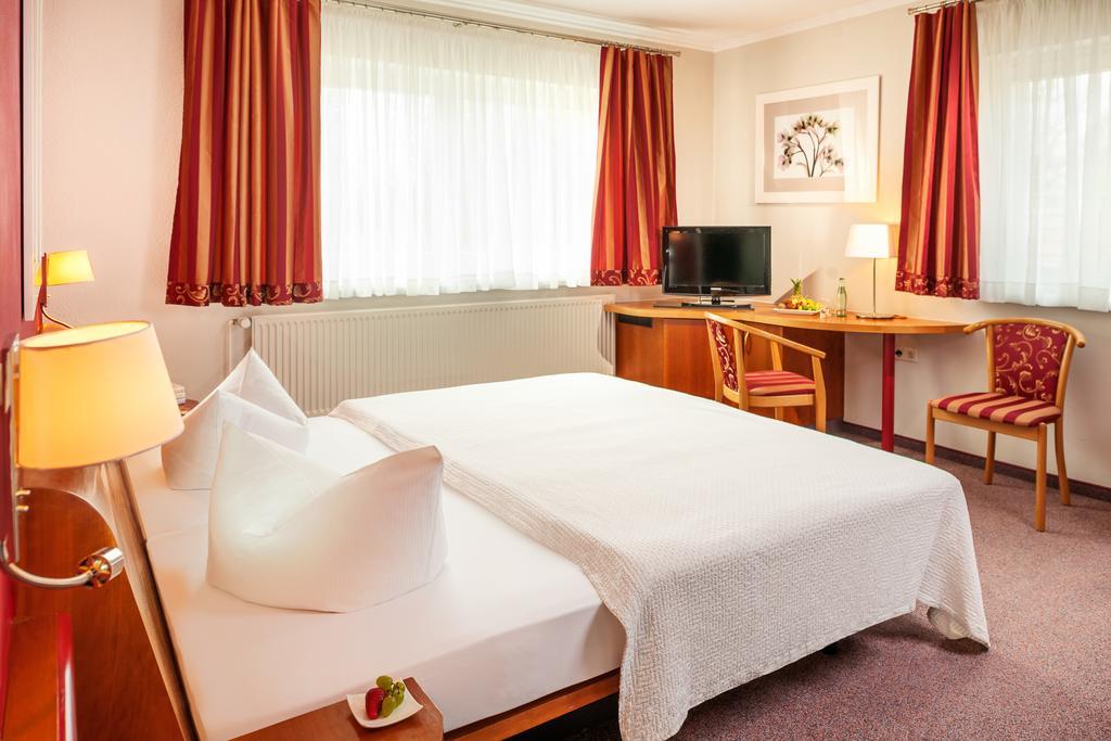 Strandhotel Eldena Goehren  Eksteriør bilde